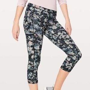 Lululemon Speed Up Crop 21" Spring Bloom Multi Women's Sz 2 Excellent Condition